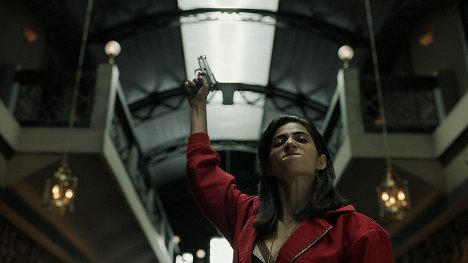 Alba Flores - Papírový dům (Netflix verze) - Epizoda 5 - Z filmu