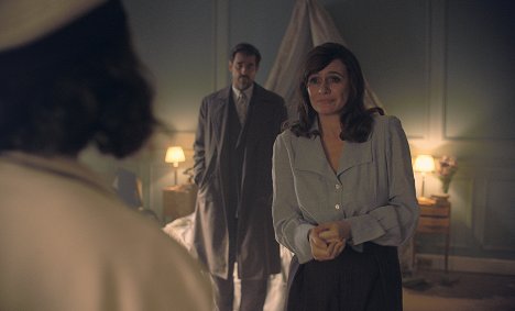 Claes Bang, Emily Mortimer - The New Look - I Love You Most of All - Van film