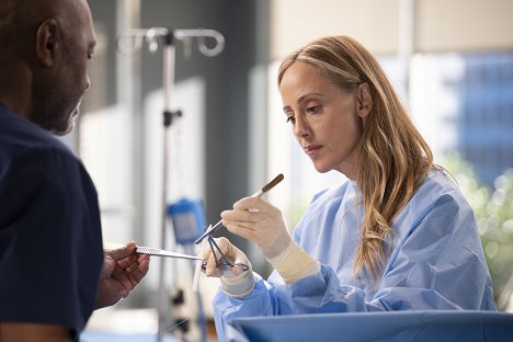 Kim Raver - Grey's Anatomy - Die jungen Ärzte - Baby Can I Hold You - Filmfotos
