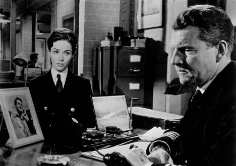 Dana Wynter, Kenneth More - Potopte Bismarck! - Z filmu