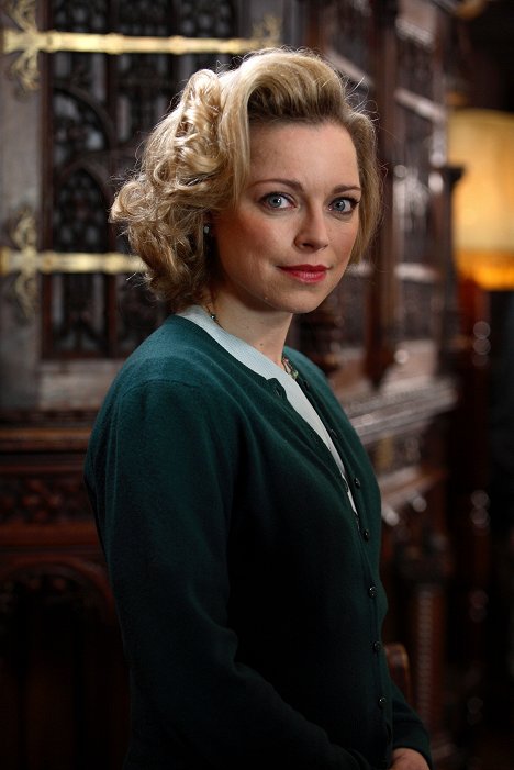 Sarah Alexander - Agatha Christie Marple kisasszonya - Bűbájos gyilkosok - Promóció fotók