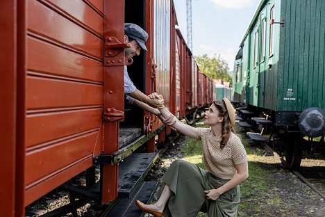 Jana Kovalčiková - Dunaj, k vašim službám - Season 3 - Photos