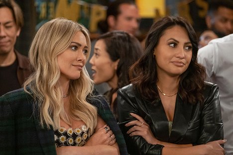 Hilary Duff, Francia Raisa - How I Met Your Father - Cool and Chill - Photos