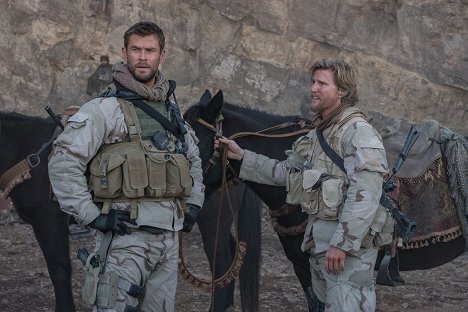 Chris Hemsworth, Thad Luckinbill - 12 hrdinů - Z filmu