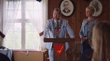 Fridtjov Såheim, Ingunn Beate Øyen - The Councilman - Episode 2 - Photos