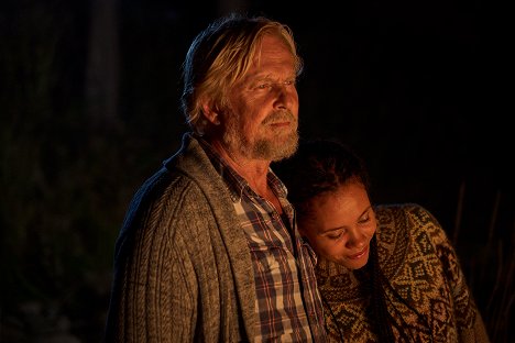 Dennis Storhøi, Maria Agwumaro - A Noite do Solstício de Verão - Do filme