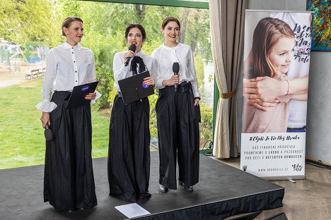 Charitativní bazar v Art restaurant Mánes 20. dubna 2024 - Šárka Krausová, Kristýna Ryška, Sarah Haváčová - Zlatá labuť - Série 3 - Z imprez