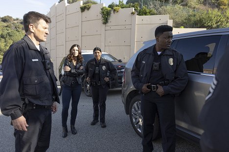 Nathan Fillion, Danielle Campbell, Lisseth Chavez, Tru Valentino - The Rookie - Crushed - De filmes