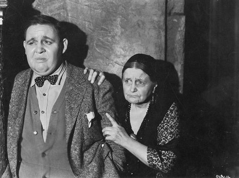 Charles Laughton, Eva Moore - El caserón de las sombras - De la película