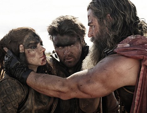 Anya Taylor-Joy, Tom Burke, Chris Hemsworth - Furiosa - Történet a Mad Maxből - Filmfotók