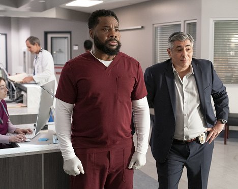 Malcolm-Jamal Warner, Danny Nucci - 9-1-1 - Ghost of a Second Chance - Photos