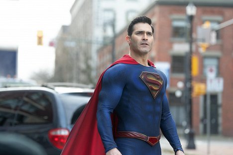 Tyler Hoechlin - Superman and Lois - Complications - Photos