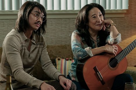 Alan Trong, Sandra Oh - The Sympathizer - All for One - Filmfotos