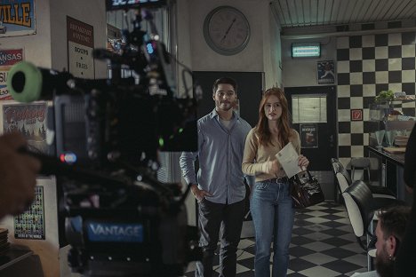 Froy Gutierrez, Madelaine Petsch - The Strangers: Chapter 1 - Making of