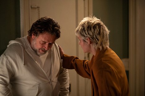 Russell Crowe, Ryan Simpkins - The Exorcism - Photos