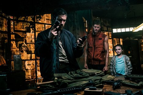 Bill Skarsgård, Quinn Copeland - Boy Kills World - Kuvat elokuvasta
