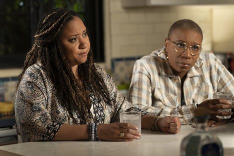 Tracie Thoms, Aisha Hinds - Záchranáři L. A. - Ashes, Ashes - Z filmu