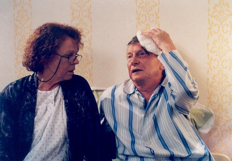 Iva Janžurová, Josef Dvořák - Das Krankenhaus am Rande der Stadt - 20 Jahre später - Druhá rodina - Filmfotos