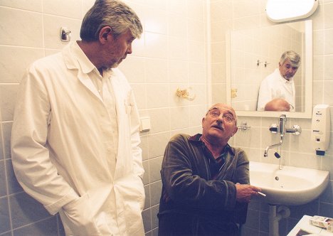 Josef Abrhám, Josef Somr - Das Krankenhaus am Rande der Stadt - 20 Jahre später - Zatnuté zuby - Filmfotos