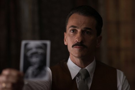 Michael Aronov - Operation Finale - Filmfotos