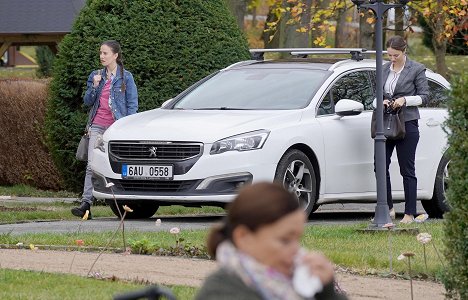 Barbora Černá, Berenika Kohoutová - Hořký svět - Marie - Do filme