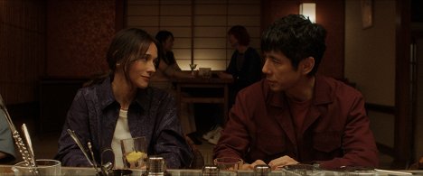 Rashida Jones, Hidetoshi Nishijima - Sunny - Don’t Blame the Machine - Filmfotos