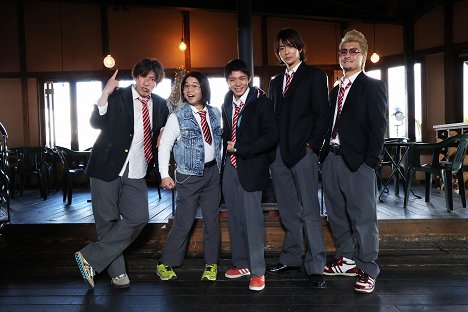 Rintarō, Yuma Yamoto, Yuta Kishi, Ryo Ryusei, Shintaro Morimoto - G-Men - Van de set