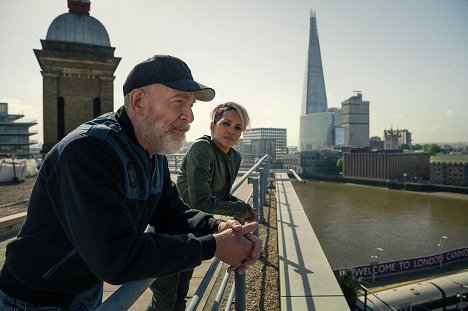 J.K. Simmons, Halle Berry - The Union - Van film