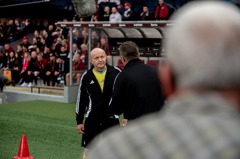 Robert Nebřenský - Kouzlo derby - Van de set