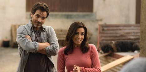 Santiago Cabrera, Eva Longoria - Země žen - Kapitola čtvrtá - Z filmu