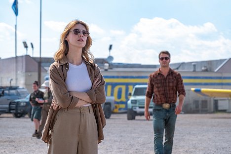 Daisy Edgar-Jones, Glen Powell - Twisters - Photos