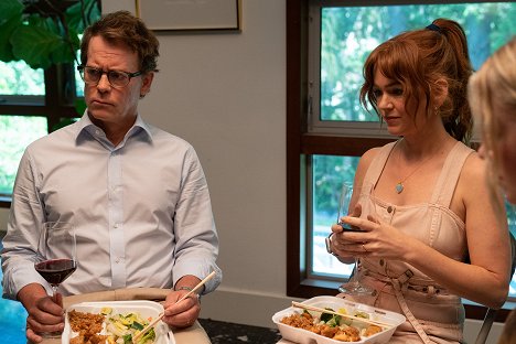 Greg Kinnear, Isla Fisher - The Present - Z filmu