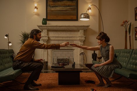 Jim Sturgess, Julia Garner - Apartment 7A - Z filmu