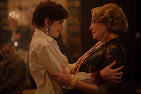 Julia Garner, Dianne Wiest - Apartment 7A - Z filmu