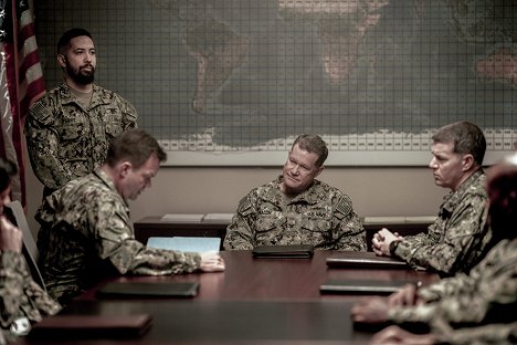 Neil Brown Jr., Dylan Walsh - SEAL Team - Chaos in the Calm - Kuvat elokuvasta