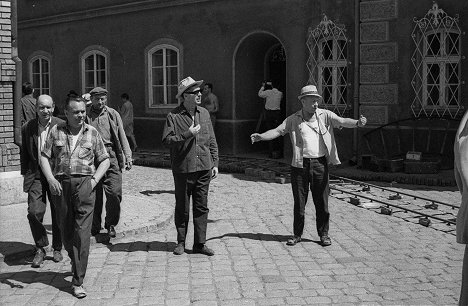 László Ranódy, György Illés - Aranysárkány - De filmagens