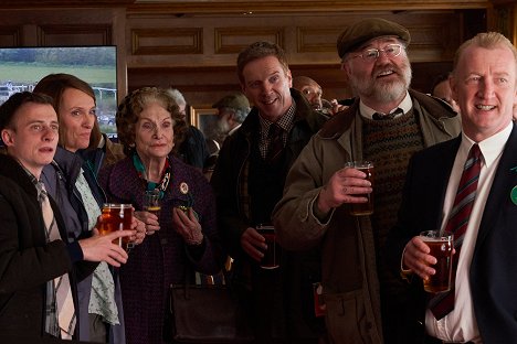 Darren Evans, Toni Collette, Siân Phillips, Damian Lewis, Owen Teale, Steffan Rhodri - Dream Horse - Photos