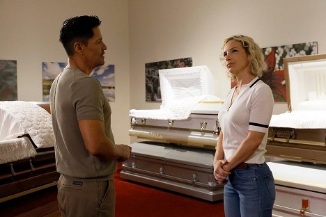 Jay Hernandez, Perdita Weeks - Magnum P.I. - Ashes to Ashes - Photos