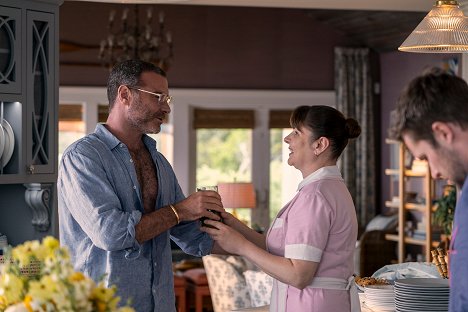 Liev Schreiber, Irina Dubova - La pareja perfecta - Feliz boda - De la película