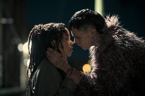 FKA twigs, Bill Skarsgård - The Crow - Van film