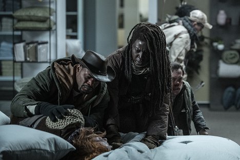 Andrew Bachelor, Danai Gurira - The Walking Dead: The Ones Who Live - Gone - Photos