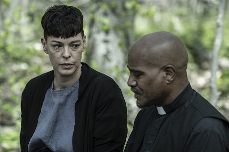 Pollyanna McIntosh, Seth Gilliam - The Walking Dead: The Ones Who Live - Become - Photos