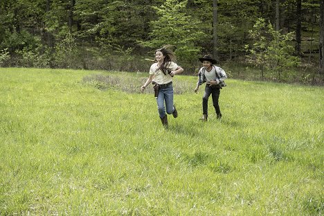 Cailey Fleming, Antony Azor - The Walking Dead: The Ones Who Live - The Last Time - Z filmu