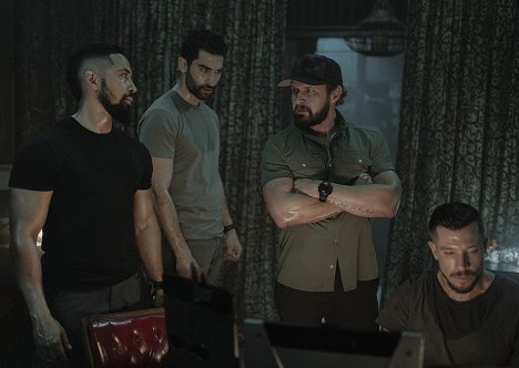 Neil Brown Jr., Raffi Barsoumian, A. J. Buckley, Beau Knapp - SEAL Team - A Perfect Storm - Filmfotos