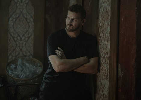 David Boreanaz - SEAL Team - A Perfect Storm - Photos