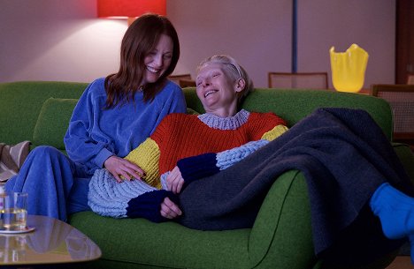 Julianne Moore, Tilda Swinton - La habitación de al lado - Van film