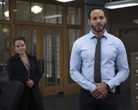 Judy Reyes, Daniel Sunjata - High Potential - Dancers in the Dark - Z filmu