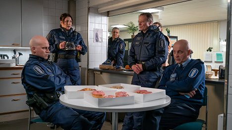 Riku Nieminen, Annika Aapalahti, Kari Hietalahti, Rauno Ahonen - Roba - Julkkarit - De la película