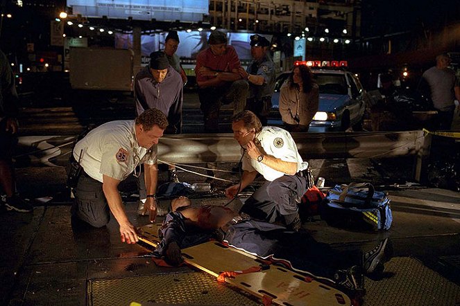 Ciemna strona miasta - Z filmu - John Goodman, Nicolas Cage