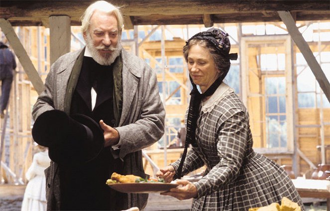 Cold Mountain - De la película - Donald Sutherland, Kathy Baker